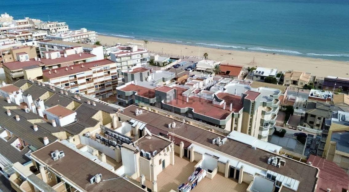 2 makuuhuone Huoneisto myytävänä paikassa Guardamar del Segura mukana 
autotalli - 339 000 € (Ref: 9470473)