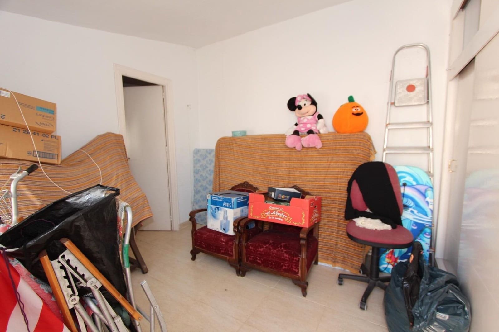 5 makuuhuone Omakotitalo myytävänä paikassa Guardamar del Segura - 189 990 € (Ref: 9497723)