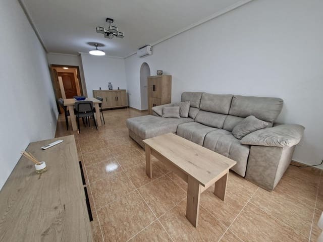 3 sovrum Lägenhet att hyra i Zona Pueblo, Guardamar del Segura - 850 € (Ref: 9541218)