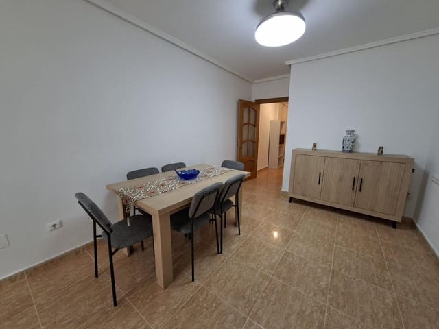 3 sovrum Lägenhet att hyra i Zona Pueblo, Guardamar del Segura - 850 € (Ref: 9541218)