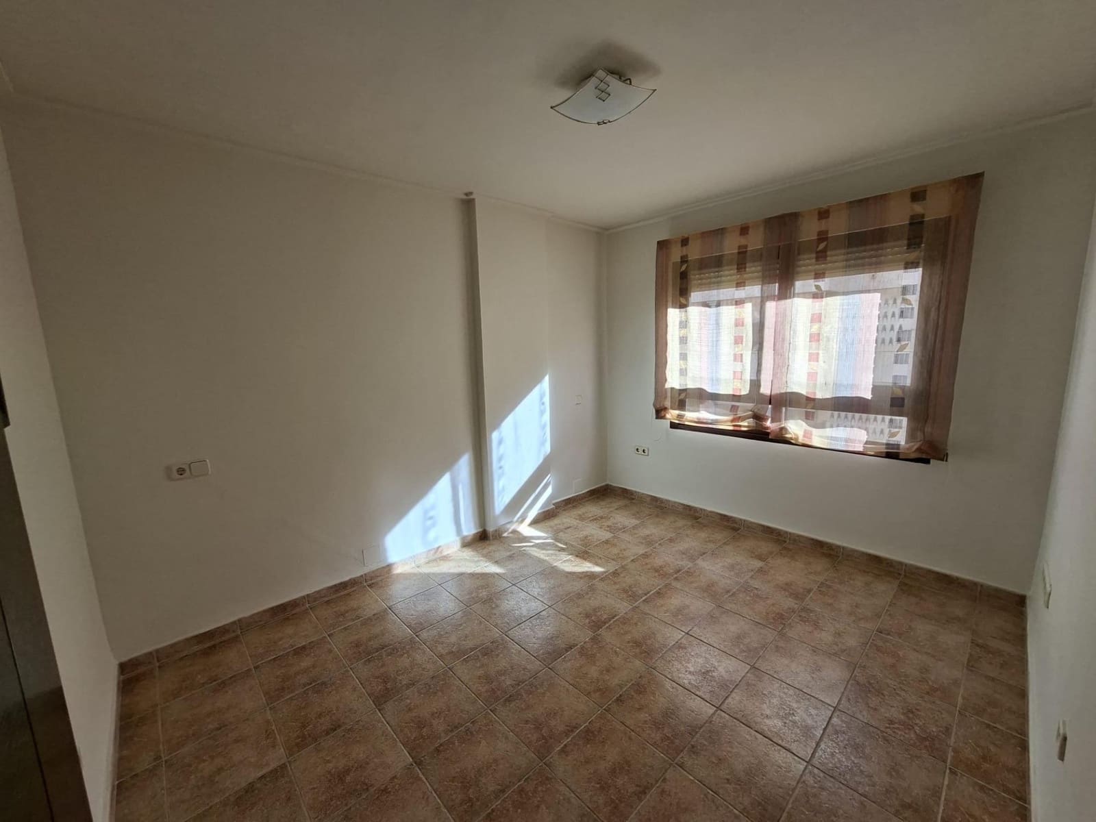 3 sovrum Lägenhet att hyra i Guardamar del Segura med garage - 800 € (Ref: 9551654)