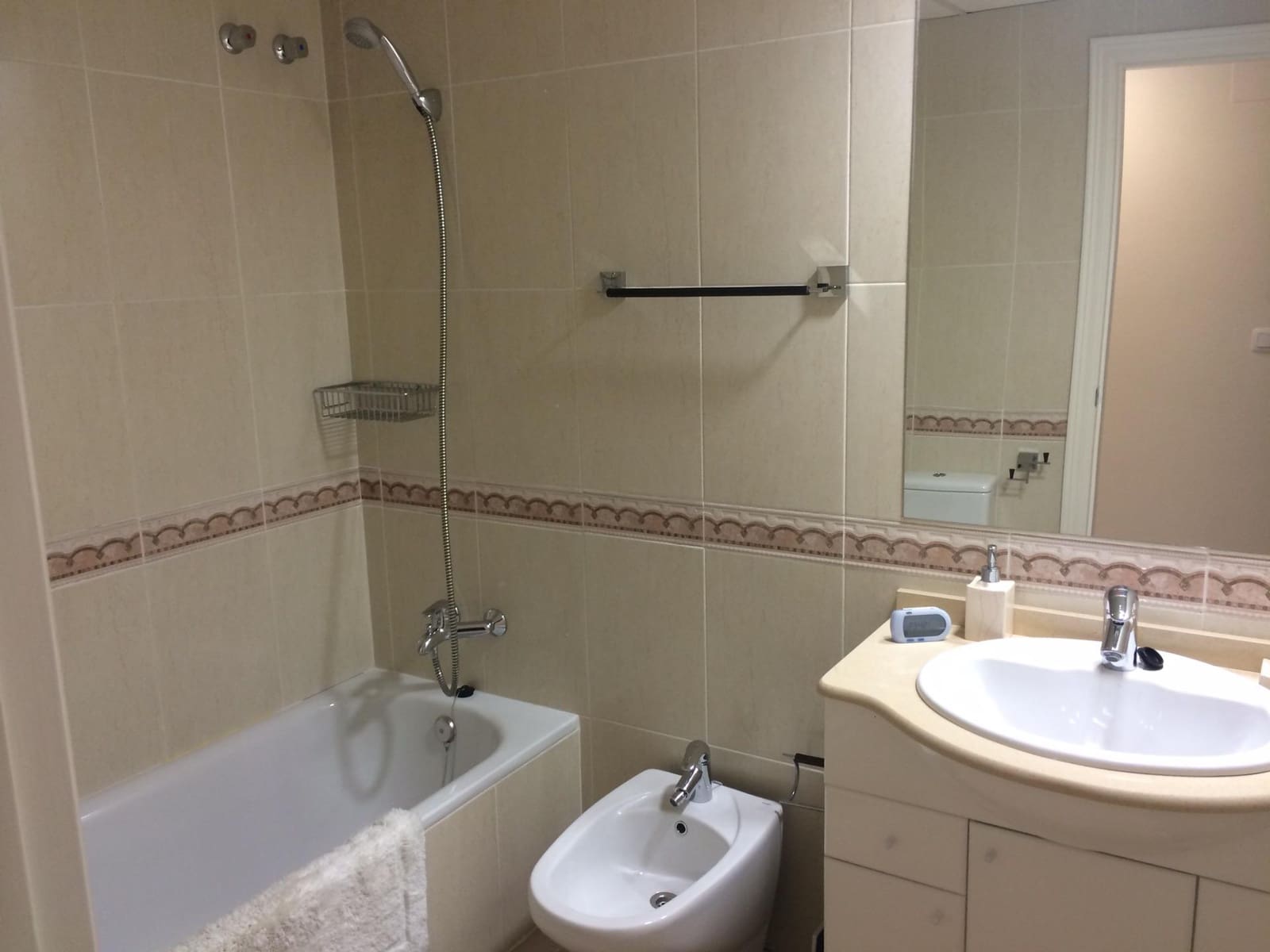 2 makuuhuone Huoneisto vuokrattavana paikassa Guardamar del Segura mukana uima-altaan - 900 € (Ref: 9551655)