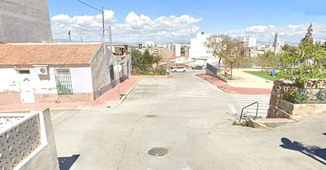 Chalet de 4 habitaciones en Guardamar del Segura en venta con garaje - 250.000 € (Ref: 9615622)