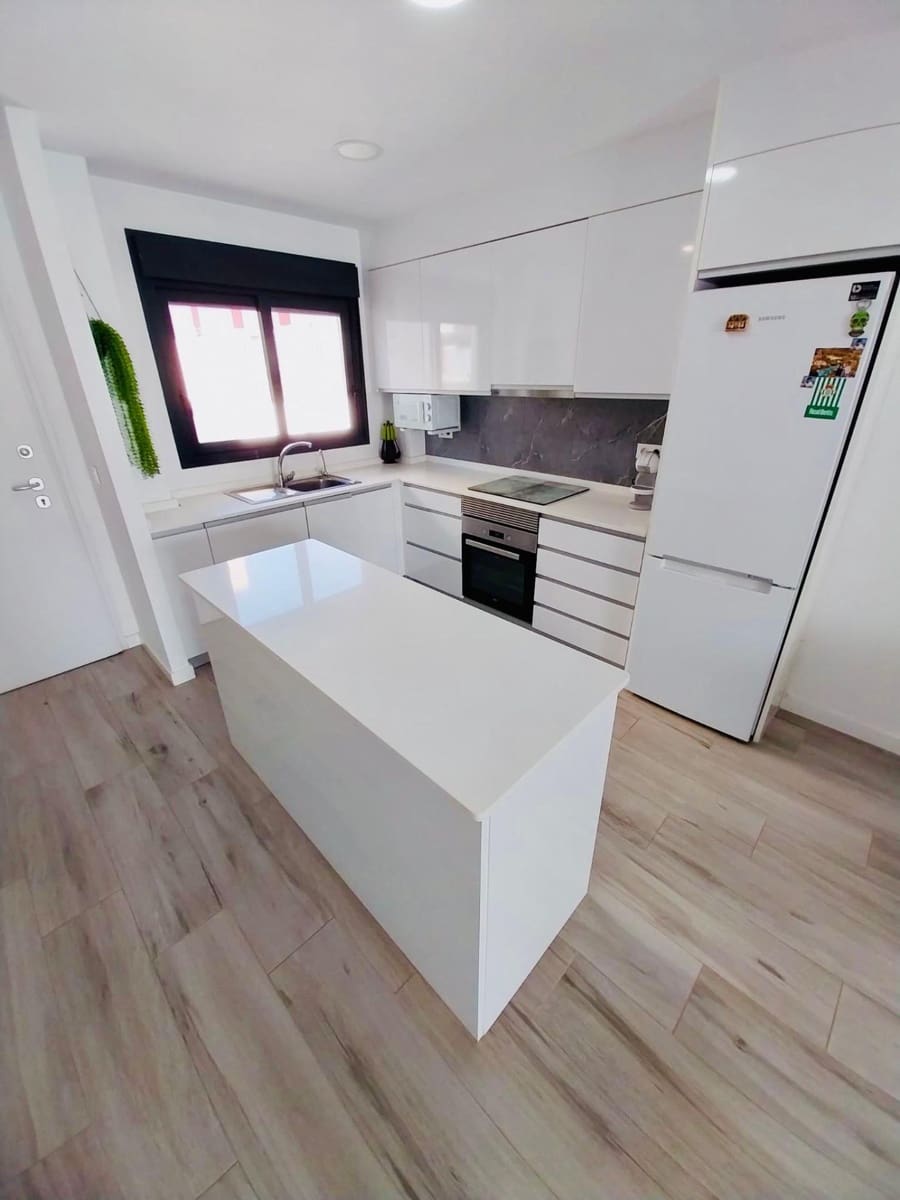 3 makuuhuone Bungalow myytävänä paikassa Guardamar del Segura mukana uima-altaan 
autotalli - 289 900 € (Ref: 9630112)