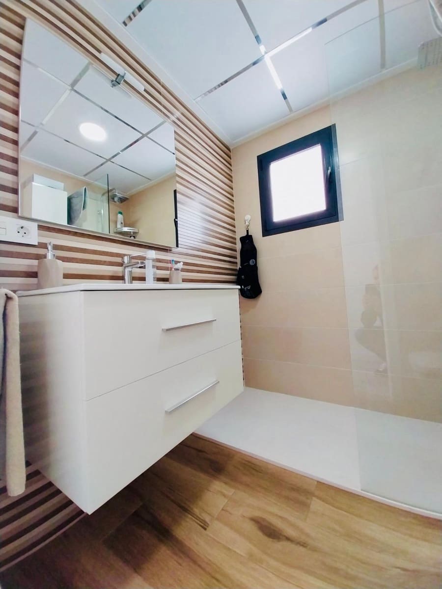 3 makuuhuone Bungalow myytävänä paikassa Guardamar del Segura mukana uima-altaan 
autotalli - 289 900 € (Ref: 9630112)