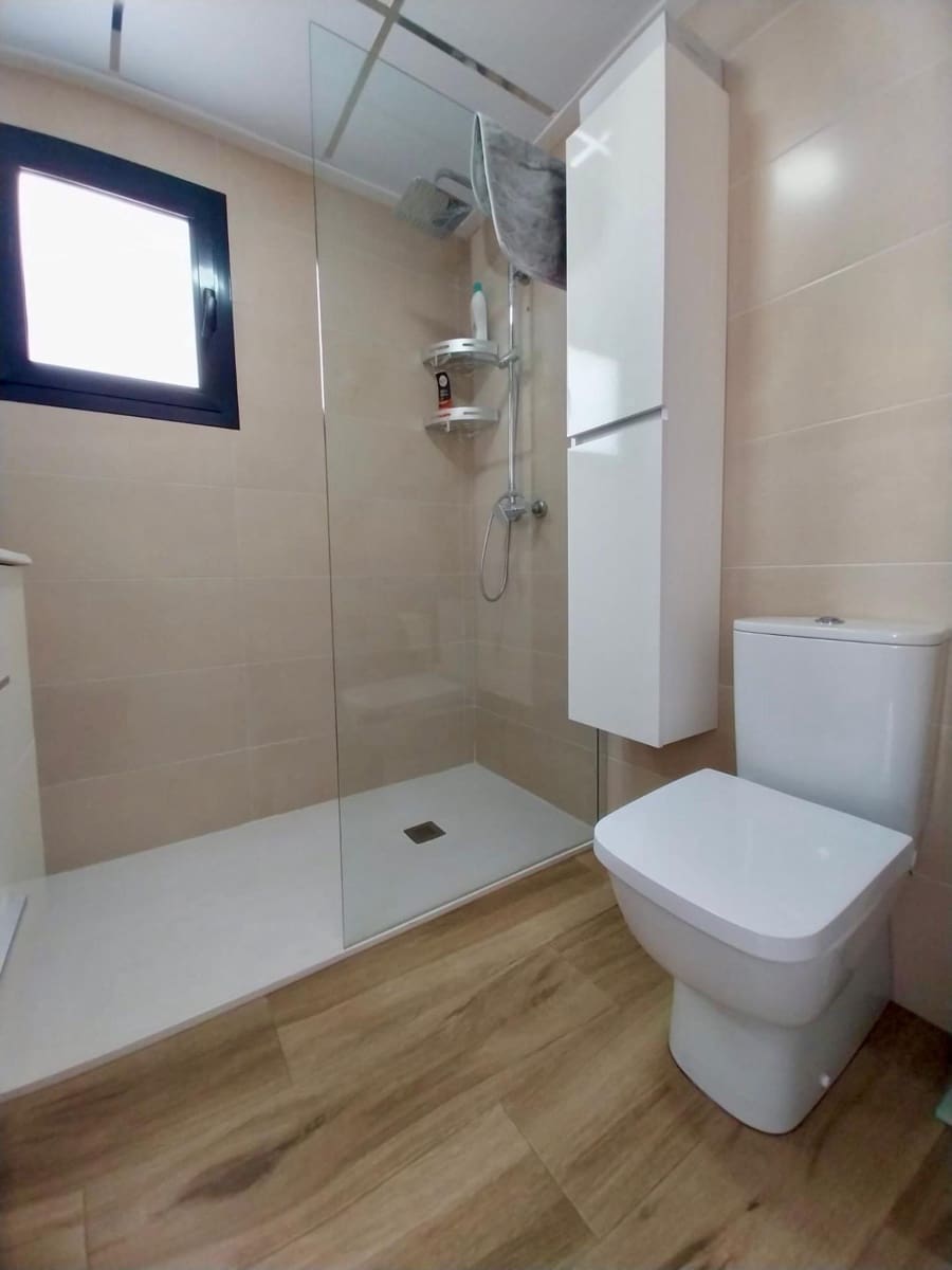 3 makuuhuone Bungalow myytävänä paikassa Guardamar del Segura mukana uima-altaan 
autotalli - 289 900 € (Ref: 9630112)