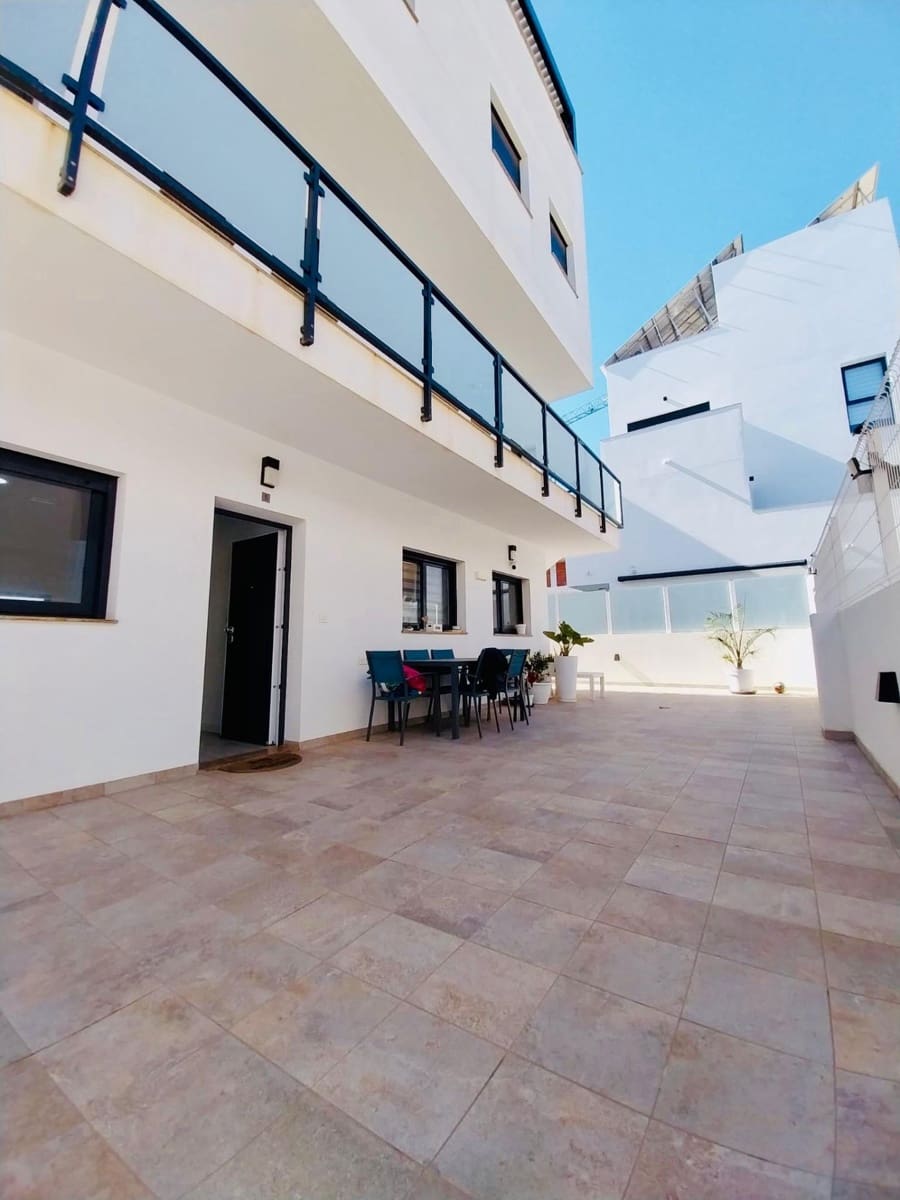 3 makuuhuone Bungalow myytävänä paikassa Guardamar del Segura mukana uima-altaan 
autotalli - 289 900 € (Ref: 9630112)