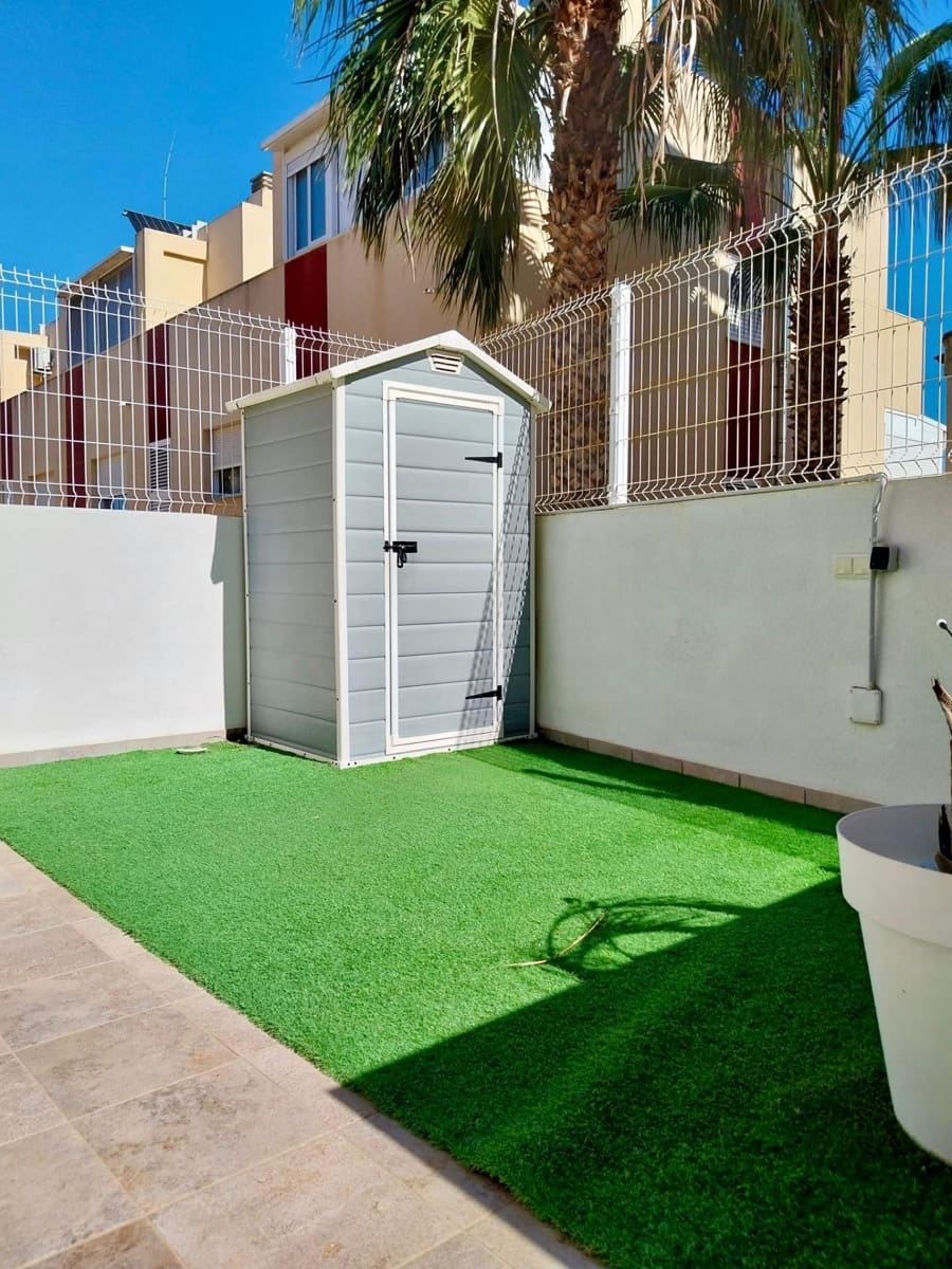 3 makuuhuone Bungalow myytävänä paikassa Guardamar del Segura mukana uima-altaan 
autotalli - 289 900 € (Ref: 9630112)