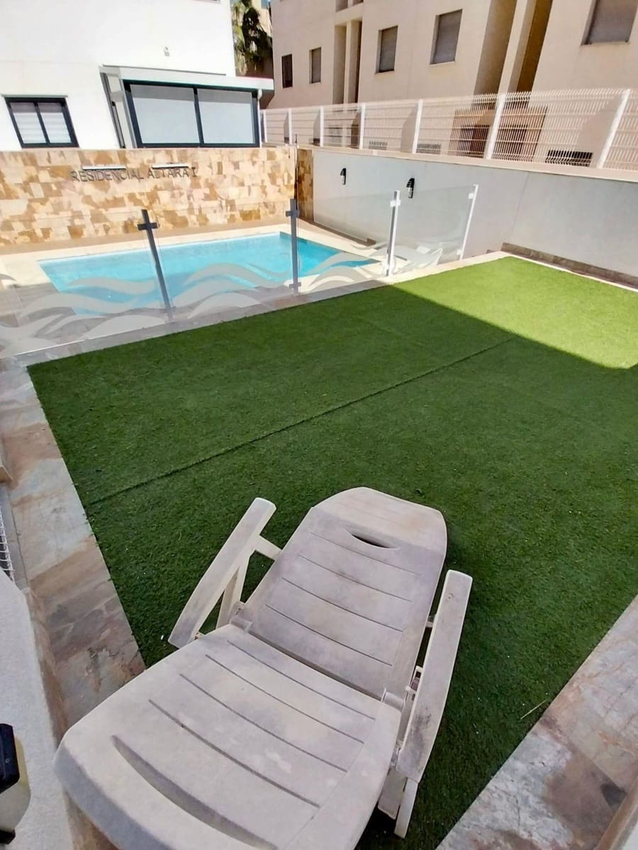 3 makuuhuone Bungalow myytävänä paikassa Guardamar del Segura mukana uima-altaan 
autotalli - 289 900 € (Ref: 9630112)