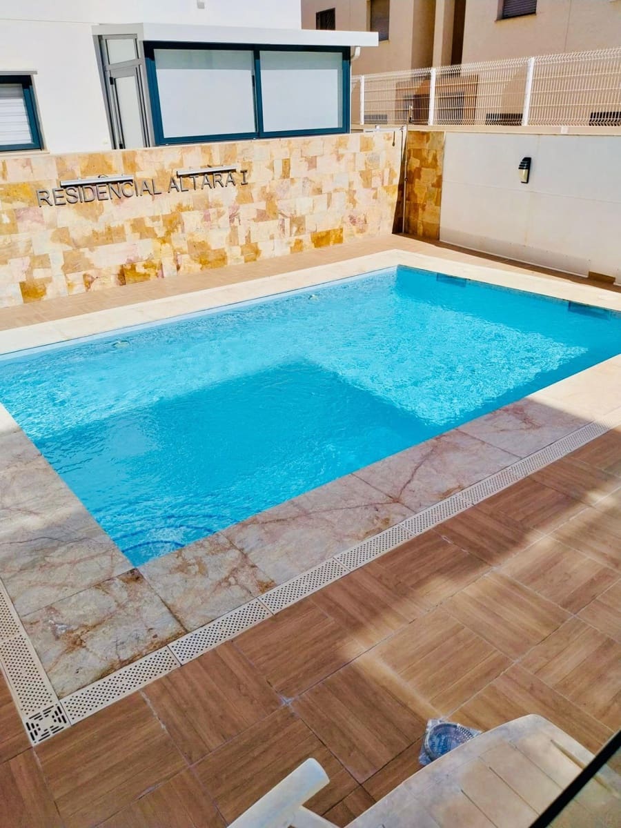 3 makuuhuone Bungalow myytävänä paikassa Guardamar del Segura mukana uima-altaan 
autotalli - 289 900 € (Ref: 9630112)