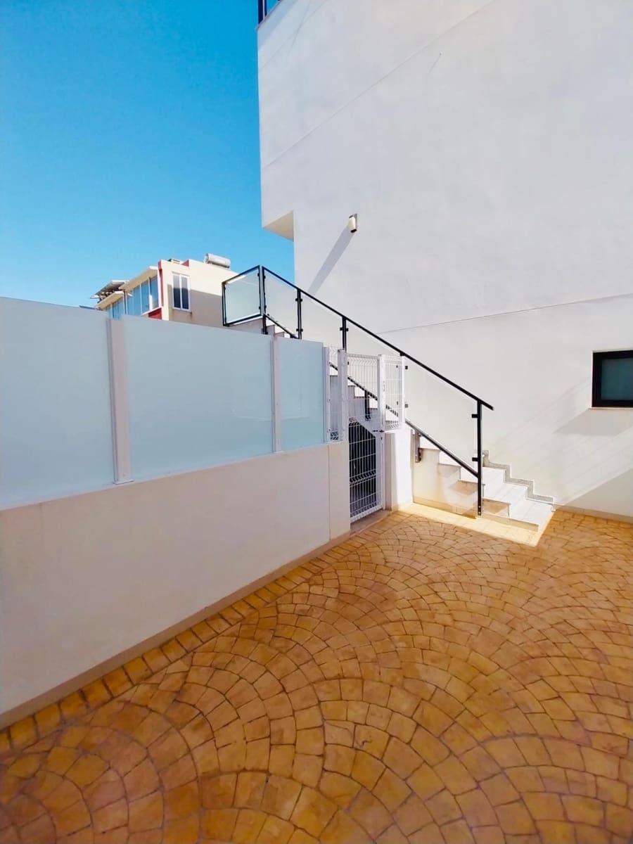 3 makuuhuone Bungalow myytävänä paikassa Guardamar del Segura mukana uima-altaan 
autotalli - 289 900 € (Ref: 9630112)