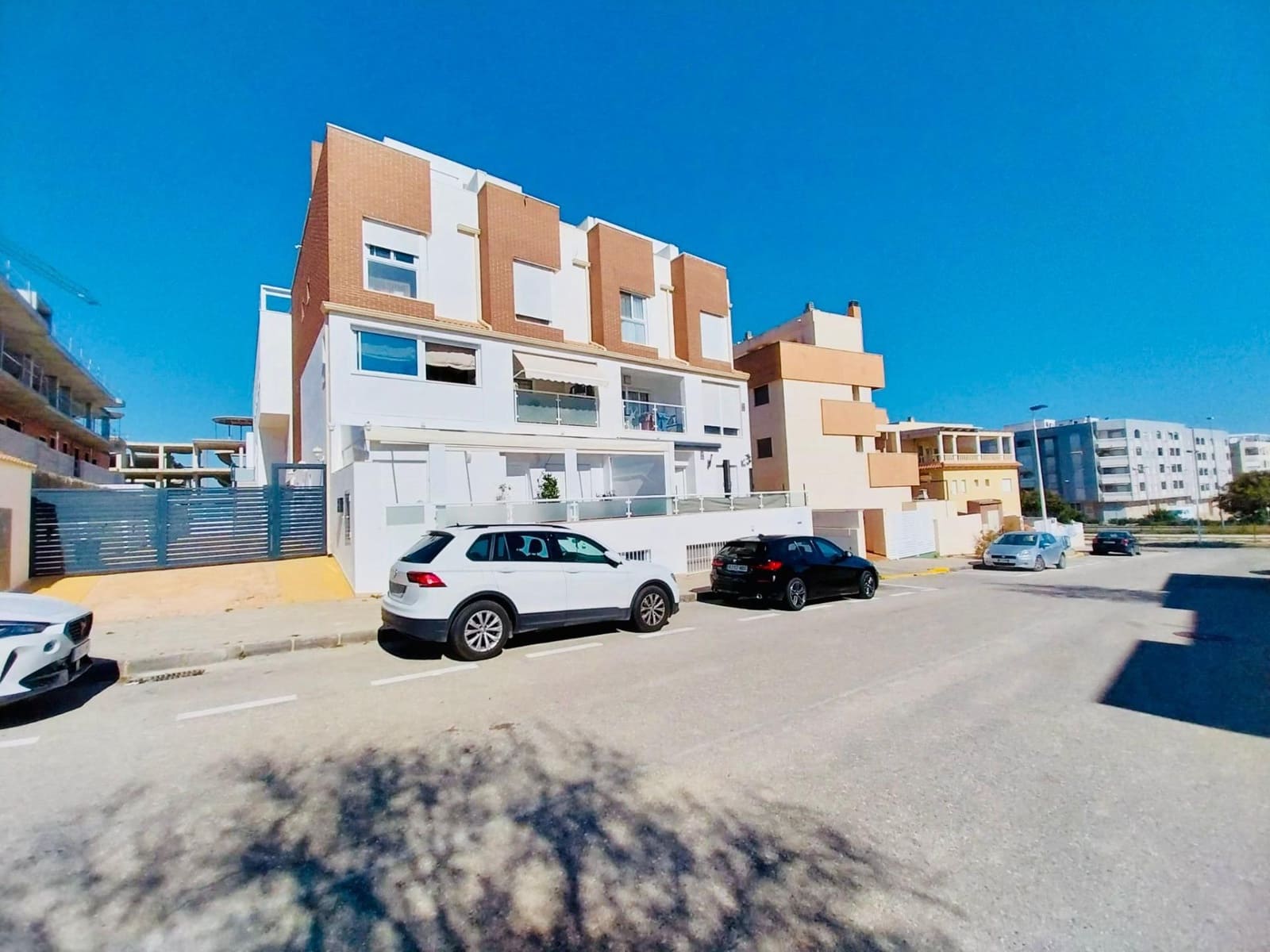 3 makuuhuone Bungalow myytävänä paikassa Guardamar del Segura mukana uima-altaan 
autotalli - 289 900 € (Ref: 9630112)