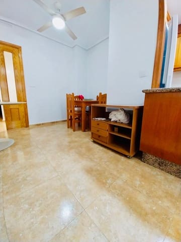 Apartamento de 2 habitaciones en Guardamar del Segura en alquiler - 750 € (Ref: 9630113)