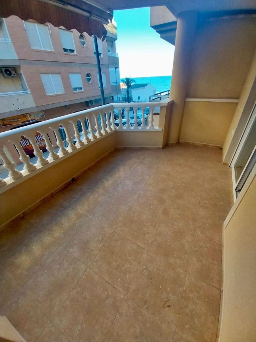 Apartamento de 2 habitaciones en Guardamar del Segura en alquiler - 750 € (Ref: 9630113)