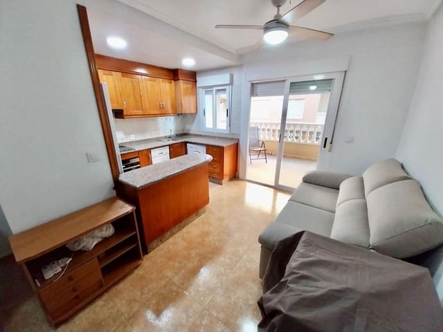 Apartamento de 2 habitaciones en Guardamar del Segura en alquiler - 750 € (Ref: 9630113)