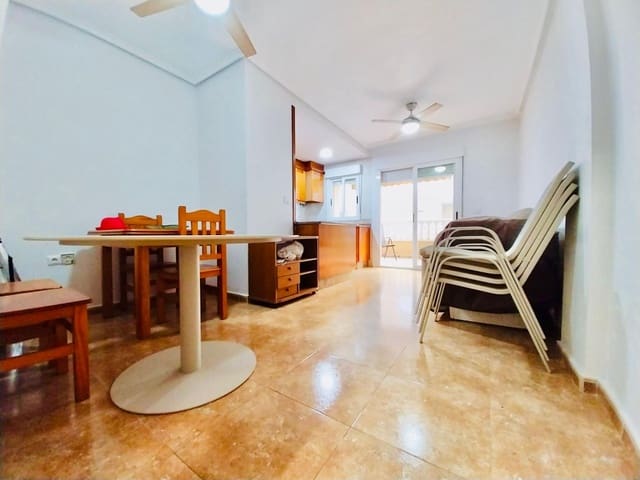 Apartamento de 2 habitaciones en Guardamar del Segura en alquiler - 750 € (Ref: 9630113)