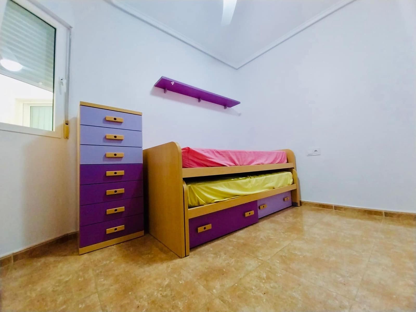 Apartamento de 2 habitaciones en Guardamar del Segura en alquiler - 750 € (Ref: 9630113)