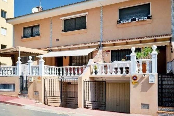 4 chambre Bungalow à vendre à Guardamar del Segura avec garage - 285 000 € (Ref: 9679936)