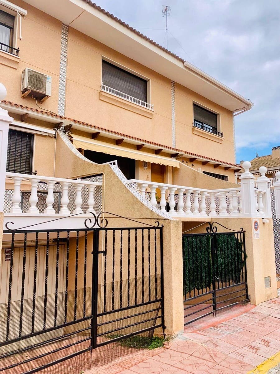 4 chambre Bungalow à vendre à Guardamar del Segura avec garage - 285 000 € (Ref: 9679936)