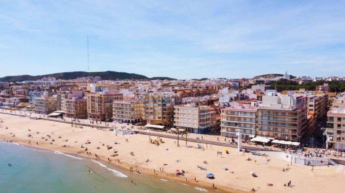 4 chambre Bungalow à vendre à Guardamar del Segura avec garage - 285 000 € (Ref: 9679936)