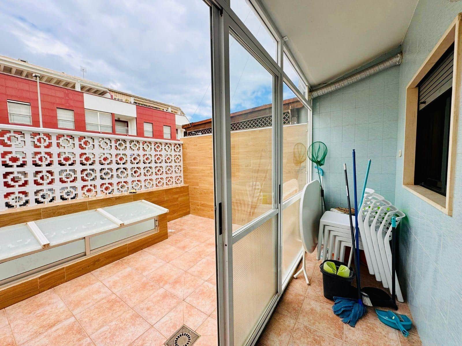 4 chambre Bungalow à vendre à Guardamar del Segura avec garage - 285 000 € (Ref: 9679936)