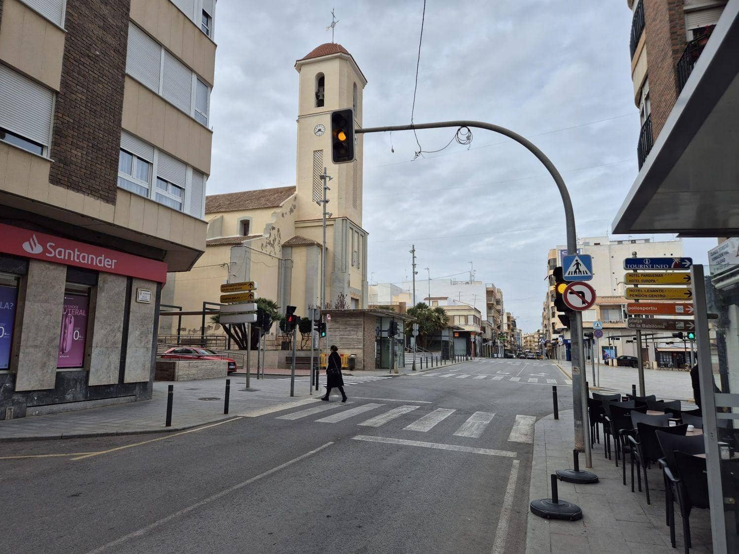 13 sypialnia Apartament na sprzedaż w Guardamar del Segura - 260 000 € (Ref: 9708993)