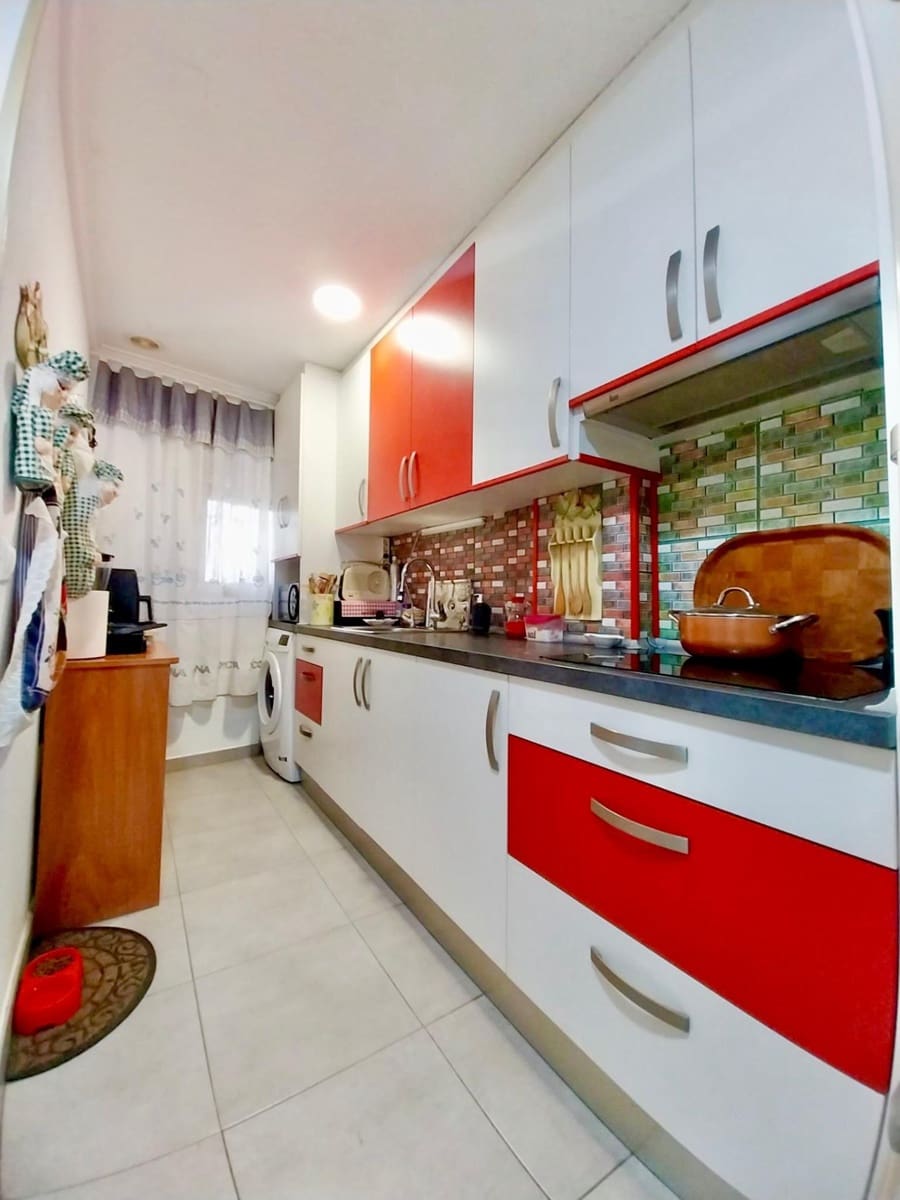 2 bedroom Apartment for sale in Guardamar del Segura - € 267,800 (Ref: 9715000)