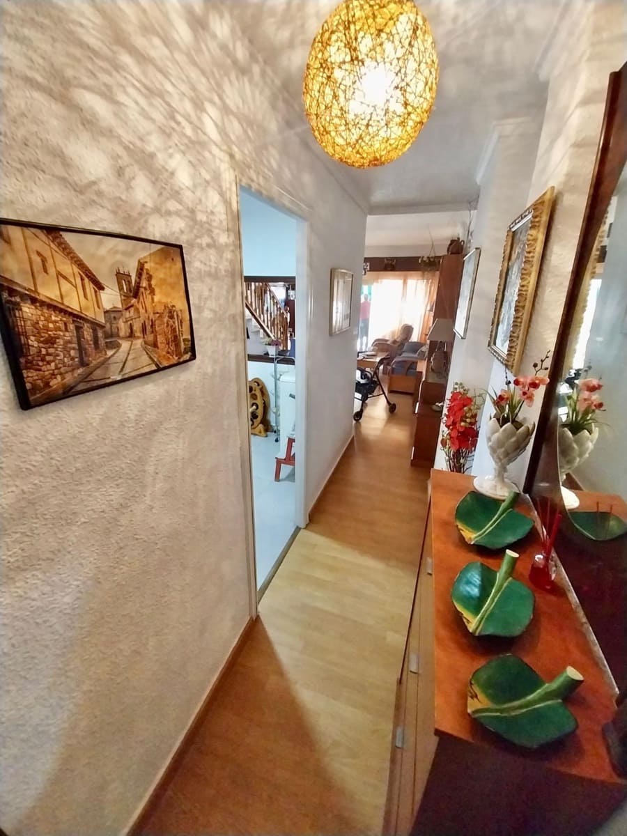 2 bedroom Apartment for sale in Guardamar del Segura - € 267,800 (Ref: 9715000)