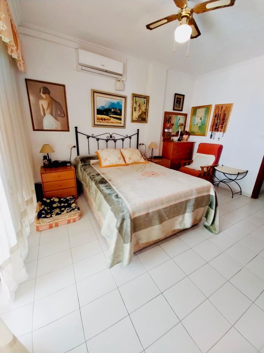 2 bedroom Apartment for sale in Guardamar del Segura - € 267,800 (Ref: 9715000)