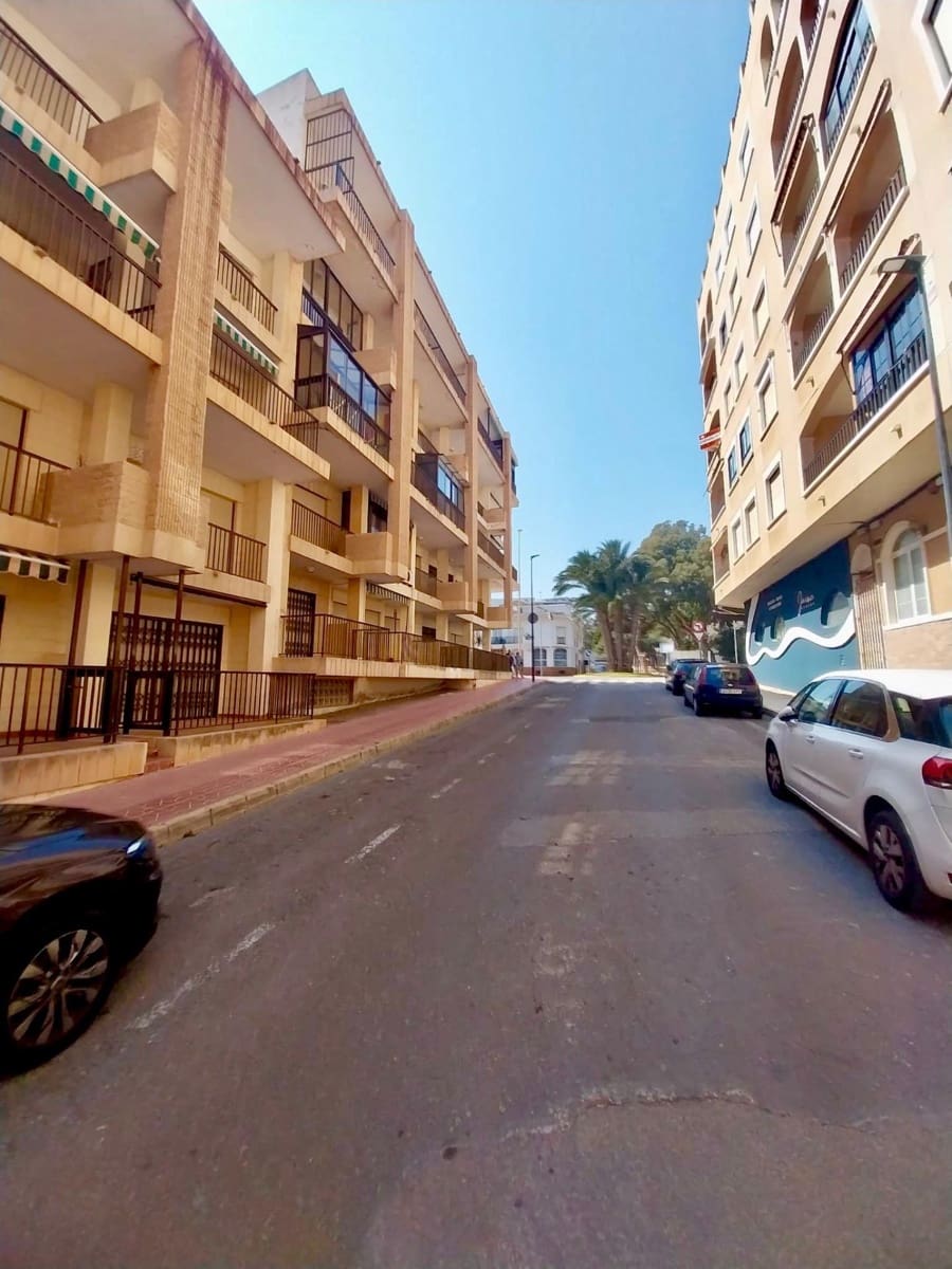 2 bedroom Apartment for sale in Guardamar del Segura - € 267,800 (Ref: 9715000)