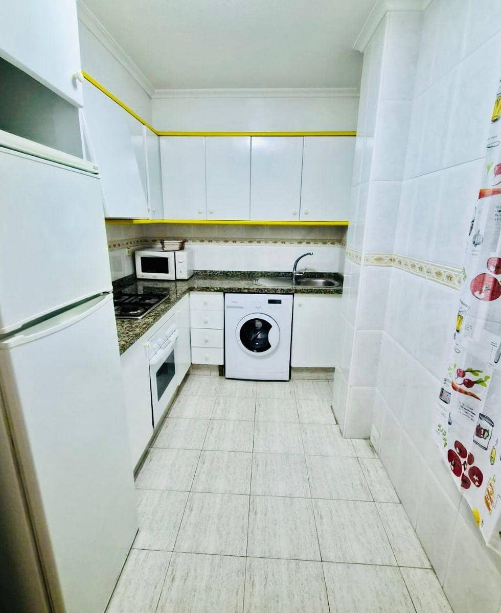 Apartamento de 2 habitaciones en Guardamar del Segura en venta - 193.900 € (Ref: 9878950)