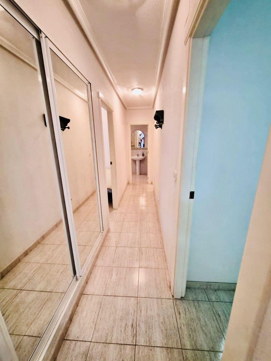 Apartamento de 2 habitaciones en Guardamar del Segura en venta - 193.900 € (Ref: 9878950)