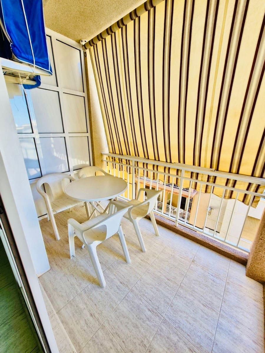 Apartamento de 2 habitaciones en Guardamar del Segura en venta - 193.900 € (Ref: 9878950)