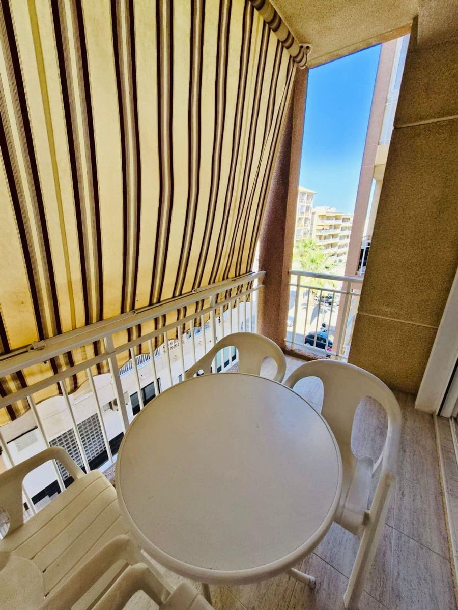 Apartamento de 2 habitaciones en Guardamar del Segura en venta - 193.900 € (Ref: 9878950)