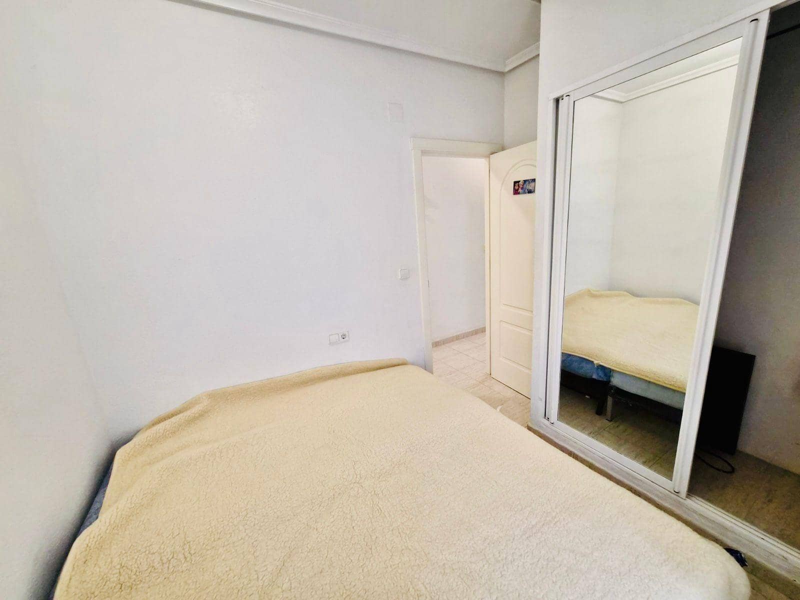 Apartamento de 2 habitaciones en Guardamar del Segura en venta - 193.900 € (Ref: 9878950)