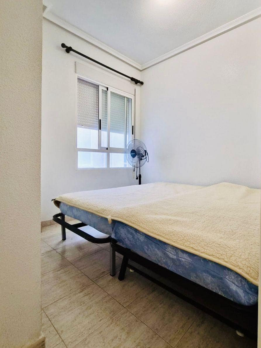 Apartamento de 2 habitaciones en Guardamar del Segura en venta - 193.900 € (Ref: 9878950)