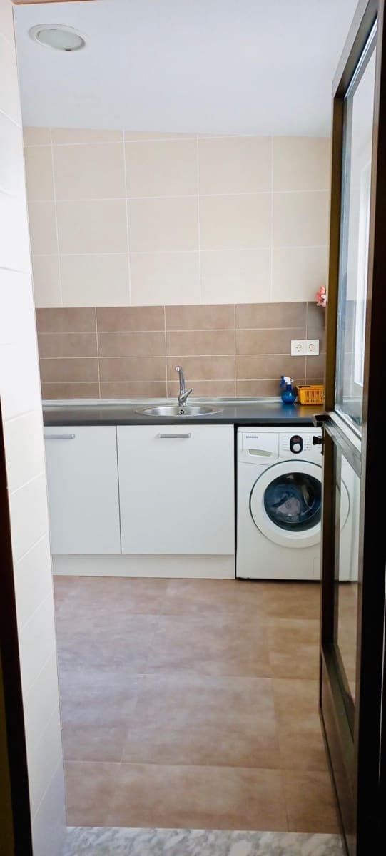 4 sypialnia Bungalow na sprzedaż w Guardamar del Segura z basenem garażem - 435 000 € (Ref: 9893972)