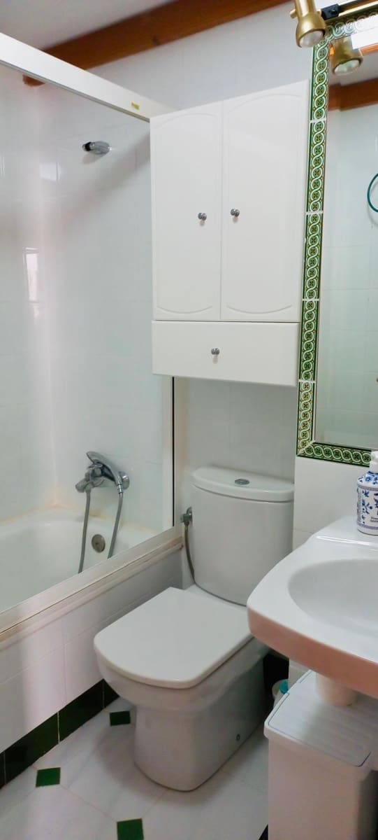 4 sypialnia Bungalow na sprzedaż w Guardamar del Segura z basenem garażem - 435 000 € (Ref: 9893972)