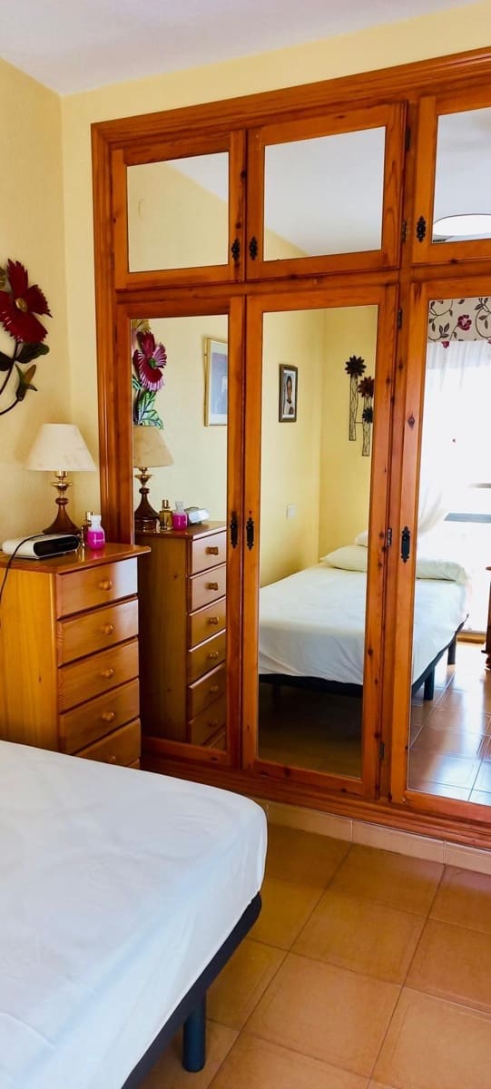 4 sypialnia Bungalow na sprzedaż w Guardamar del Segura z basenem garażem - 435 000 € (Ref: 9893972)