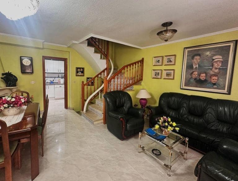 4 sypialnia Bungalow na sprzedaż w Guardamar del Segura z basenem garażem - 435 000 € (Ref: 9893972)