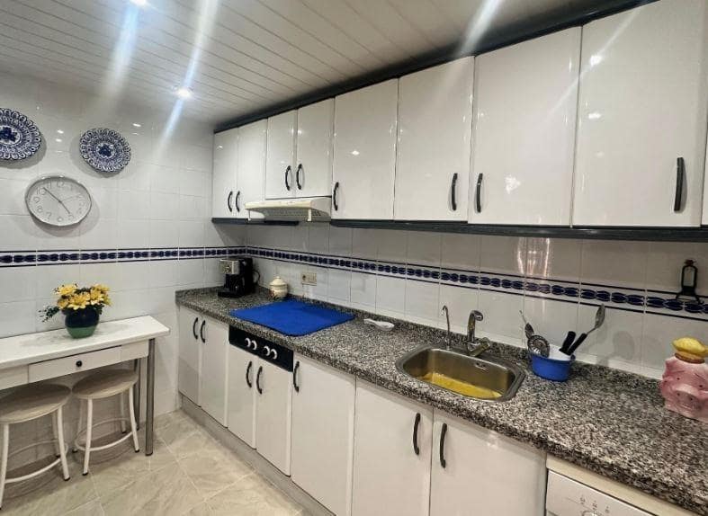 4 sypialnia Bungalow na sprzedaż w Guardamar del Segura z basenem garażem - 435 000 € (Ref: 9893972)