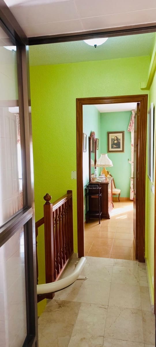 4 sypialnia Bungalow na sprzedaż w Guardamar del Segura z basenem garażem - 435 000 € (Ref: 9893972)
