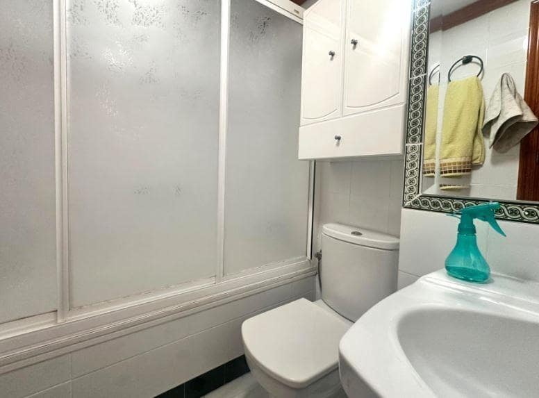 4 sypialnia Bungalow na sprzedaż w Guardamar del Segura z basenem garażem - 435 000 € (Ref: 9893972)