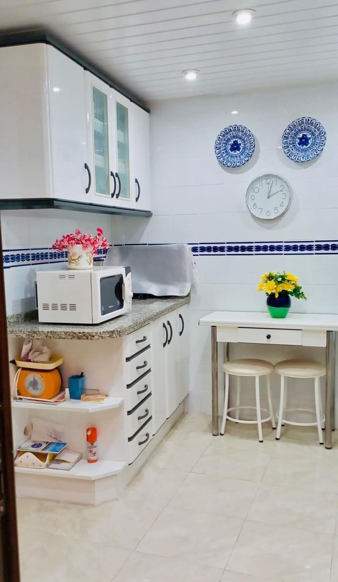 4 sypialnia Bungalow na sprzedaż w Guardamar del Segura z basenem garażem - 435 000 € (Ref: 9893972)