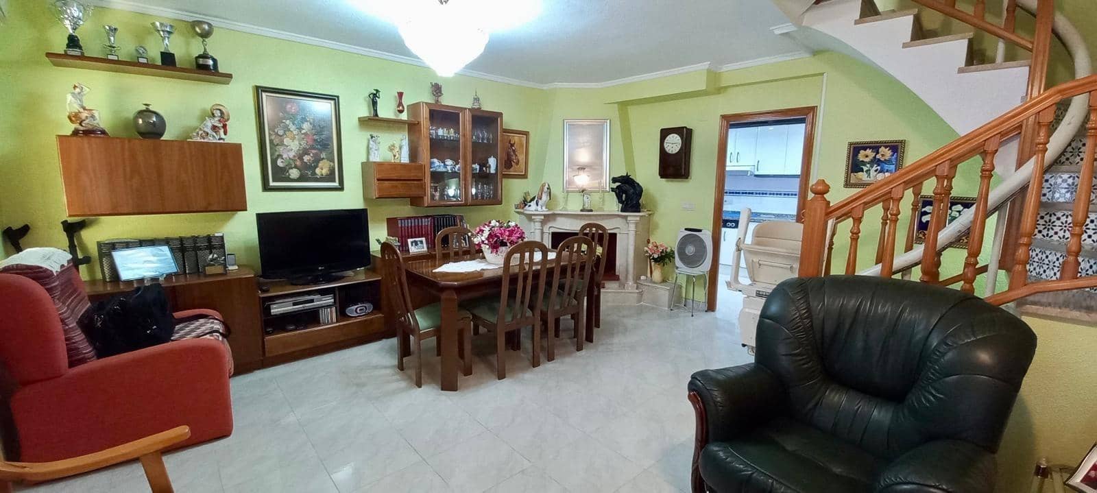 4 sypialnia Bungalow na sprzedaż w Guardamar del Segura z basenem garażem - 435 000 € (Ref: 9893972)