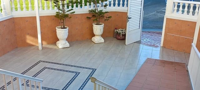 4 sypialnia Bungalow na sprzedaż w Las Viñas, Guardamar del Segura z basenem garażem - 435 000 € (Ref: 9893972)