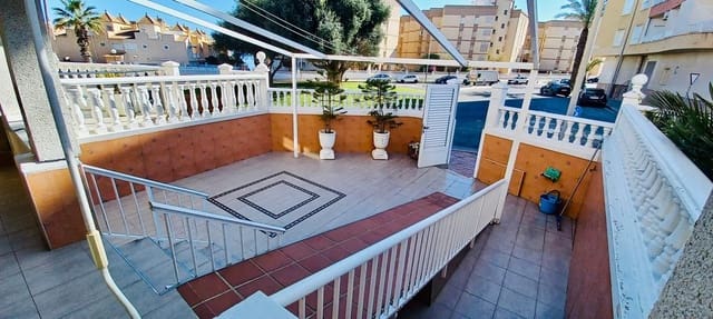 4 sypialnia Bungalow na sprzedaż w Las Viñas, Guardamar del Segura z basenem garażem - 435 000 € (Ref: 9893972)