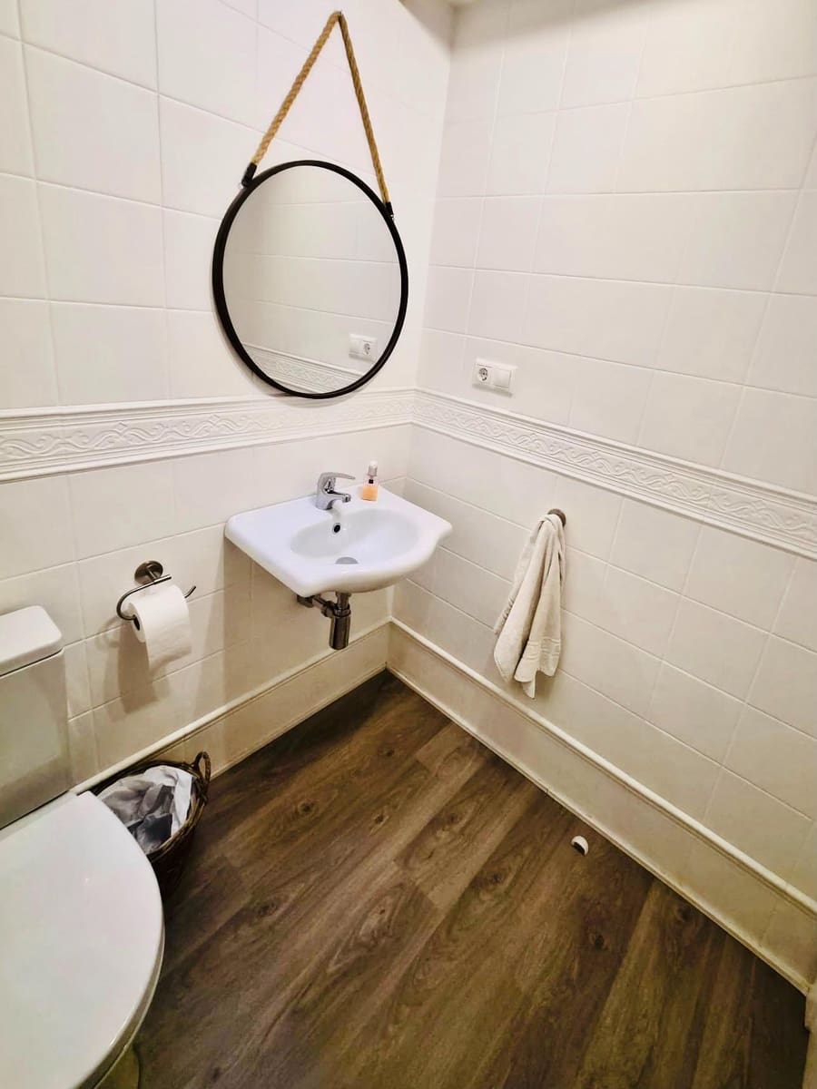 4 makuuhuone Rivitalo myytävänä paikassa Guardamar del Segura mukana uima-altaan - 269 000 € (Ref: 9898882)