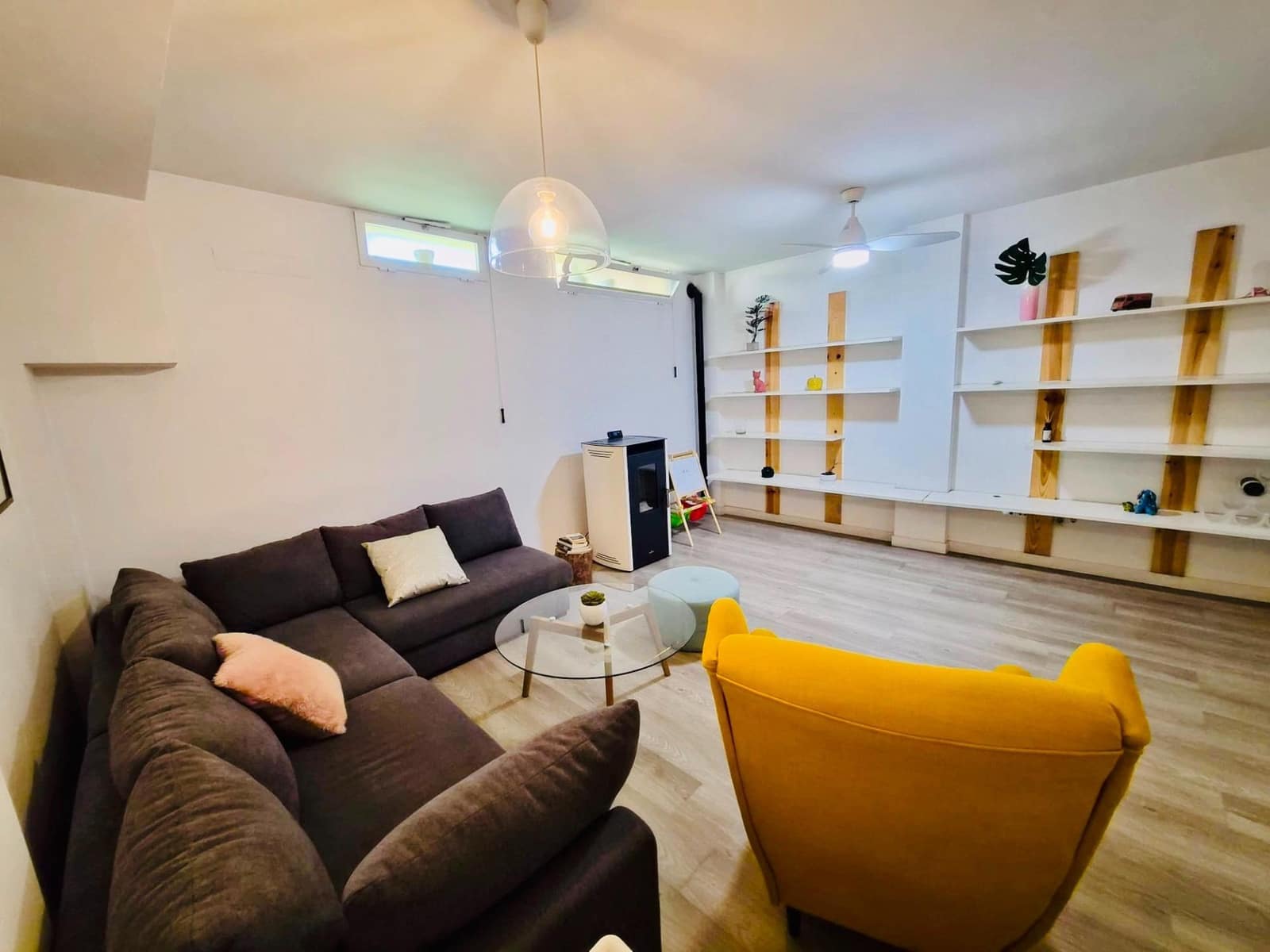 4 makuuhuone Rivitalo myytävänä paikassa Guardamar del Segura mukana uima-altaan - 269 000 € (Ref: 9898882)