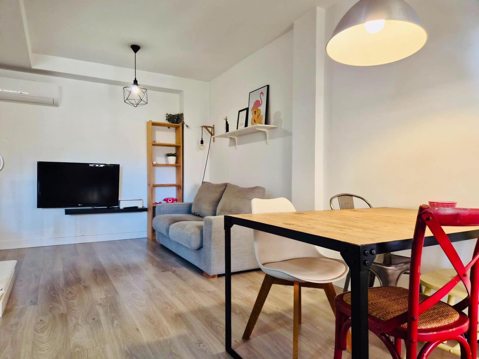4 makuuhuone Rivitalo myytävänä paikassa Guardamar del Segura mukana uima-altaan - 269 000 € (Ref: 9898882)